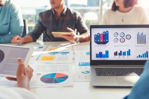Sector de servicios en Paraíba crece un 4,8% en 2024 y registra el segundo mayor crecimiento del Nordeste, revela IBGE.